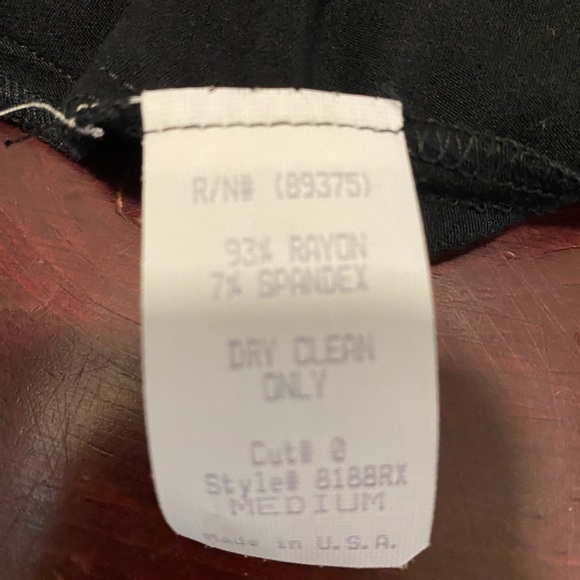 Ladies Sky Top. Color Black. Size Medium - Picture 4 of 4